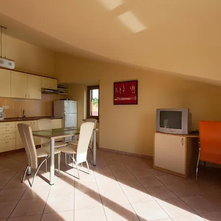 Apartman Vjekoslav Krk Town Exterior photo