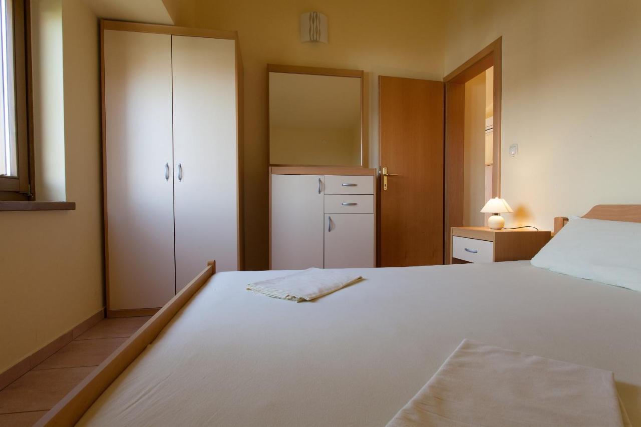 Apartment Vjekoslav Krk Town